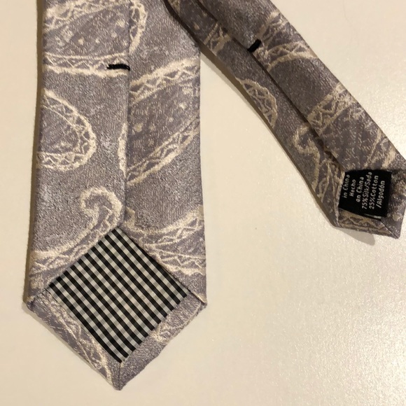 Ben Sherman paisley tie. Gift grey and white - Picture 2 of 6